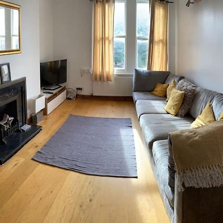 3 Double Bedroomed Flat, Acton. London, Uk 외부 사진