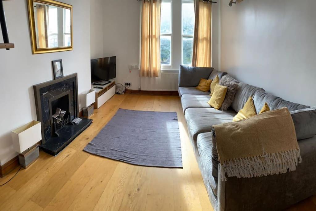 3 Double Bedroomed Flat, Acton. London, Uk 외부 사진